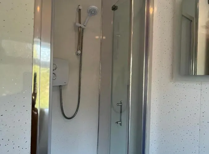 East Flat דירה *